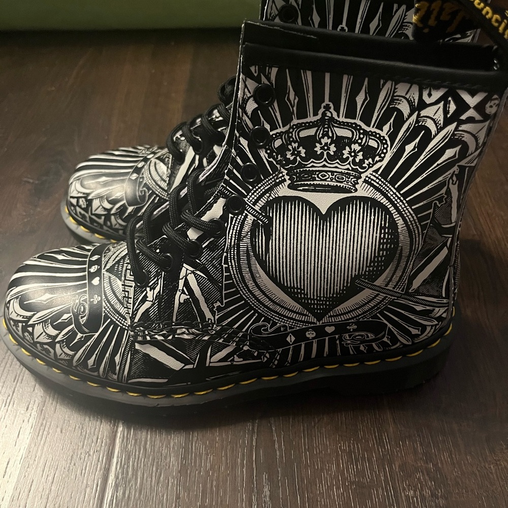 Doc Marten’s Playing Card Backhand Limited Edition Boots - Picture 2 of 5
